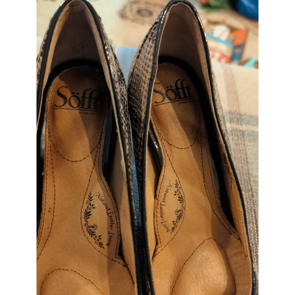 Women's New Sofft Brown Leather Snake Embossed Pumps Heels Shoes size 9M